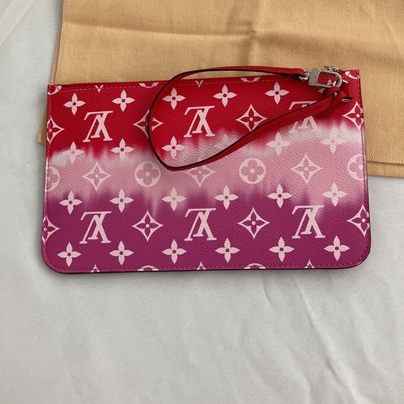 Nwot Louis Vuitton Escale Neverfull MM Pochette - Picture 2 of 10